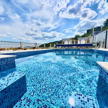 빌라 The White Pearl Boutique 발치크