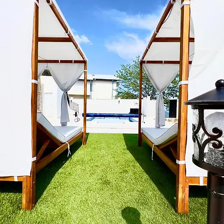 The White Pearl Boutique 빌라 발치크