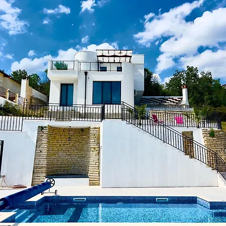 The White Pearl Boutique * 발치크