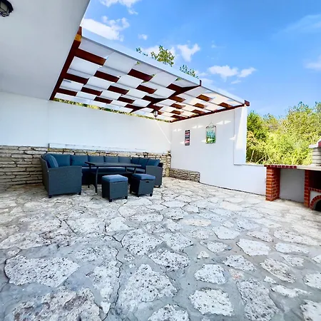 The White Pearl Boutique *