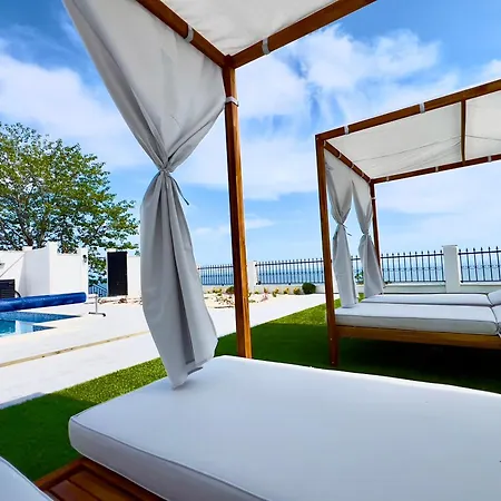 The White Pearl Boutique Balchik
