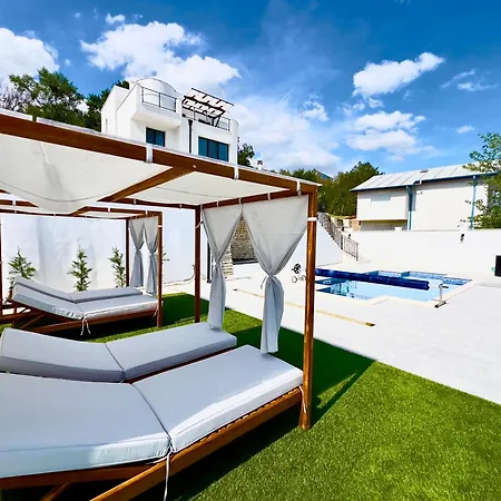 The White Pearl Boutique * Balcic