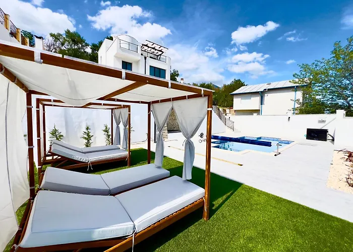 The White Pearl Boutique * Balçık